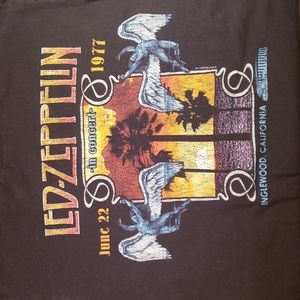 Led Zeppelin In Concert June 22 1977 Tshirt